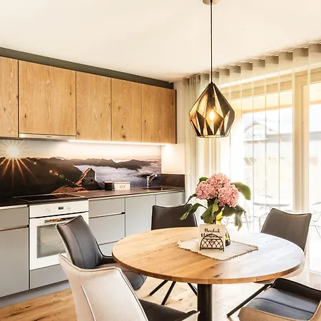 アパート Huus123 *